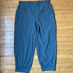 HYBA GRAY CAPRI /JOGGER/ CARPENTERPOCKETS /SIDE POCKETS - SIZE XS